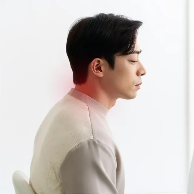 항상 굽은 목과 어깨